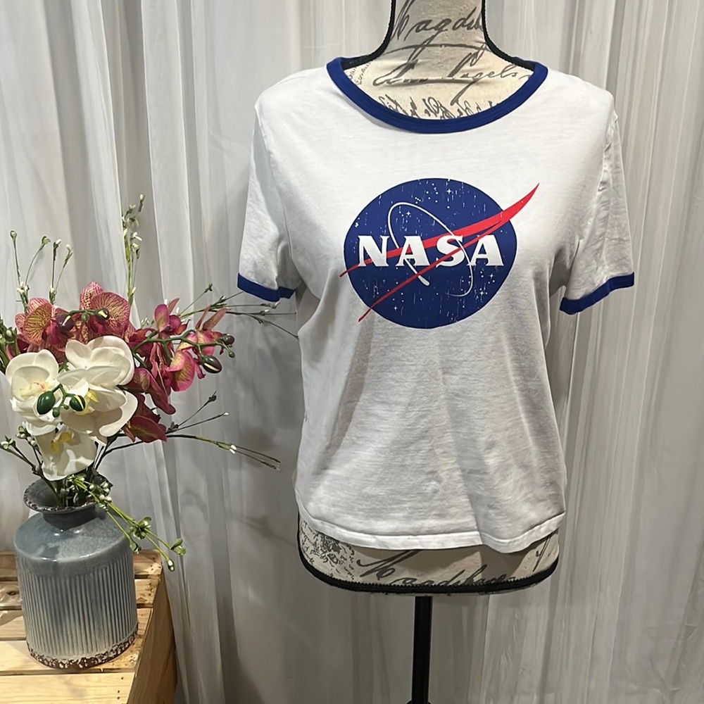 Brand is Divided by H&M, color white, size large
